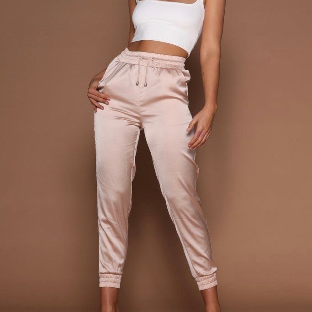 💕 Meshki - Agatha Satin Joggers in Blush 💕